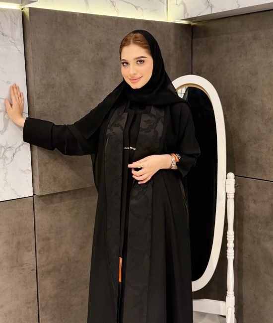 عباية كلاسيك تجسد الفخامة الهادئة فريدة والاكثر تميز